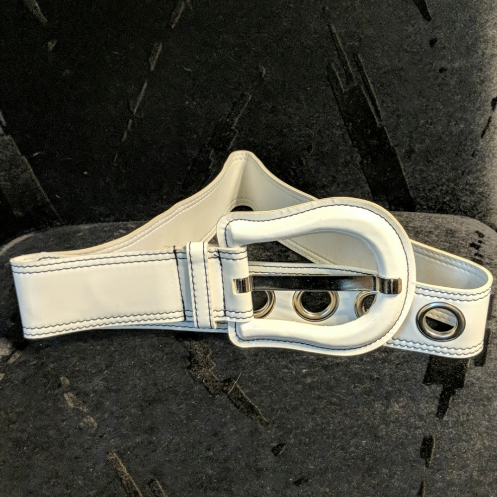 Y2K White Patent Large Grommet Belt Size 0